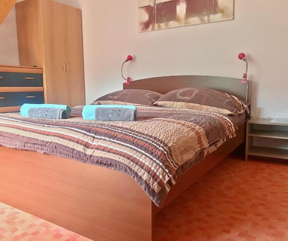 Apartmama Lipova Экстерьер фото