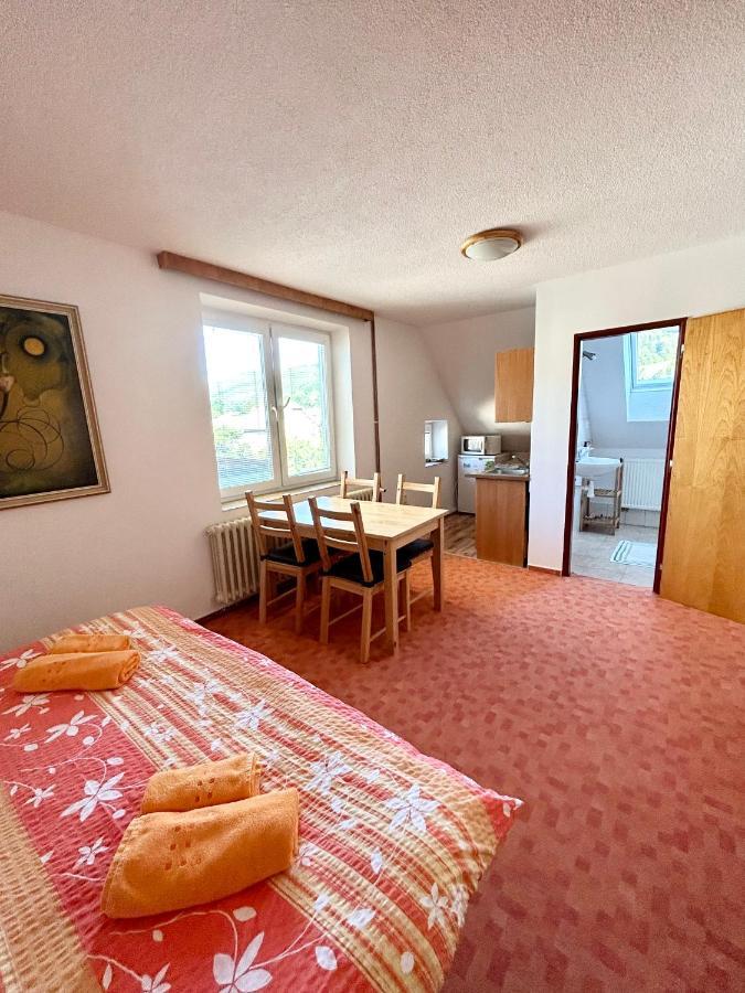 Apartmama Lipova Экстерьер фото